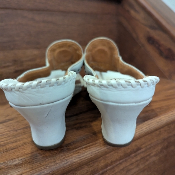 Clarks Shingo Leather Wedge Sandal white, Size 9 Worn Once - Picture 10 of 12